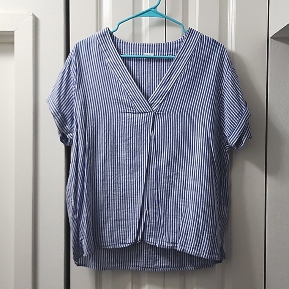 Blue and White Striped Short Sleeve V-neck top